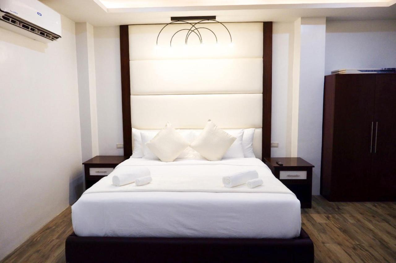 D And R Travellers Inn Naga  エクステリア 写真